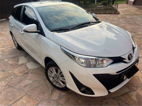 TOYOTA YARIS 1.3 16V FLEX XL PLUS TECH MULTIDRIVE TOYOTA YARIS 1.3 16V FLEX XL PLUS TECH MULTIDRIVE